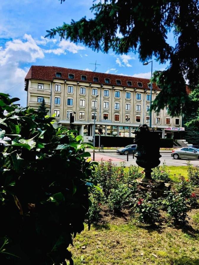 Hotel Muntenia Câmpina Exterior foto