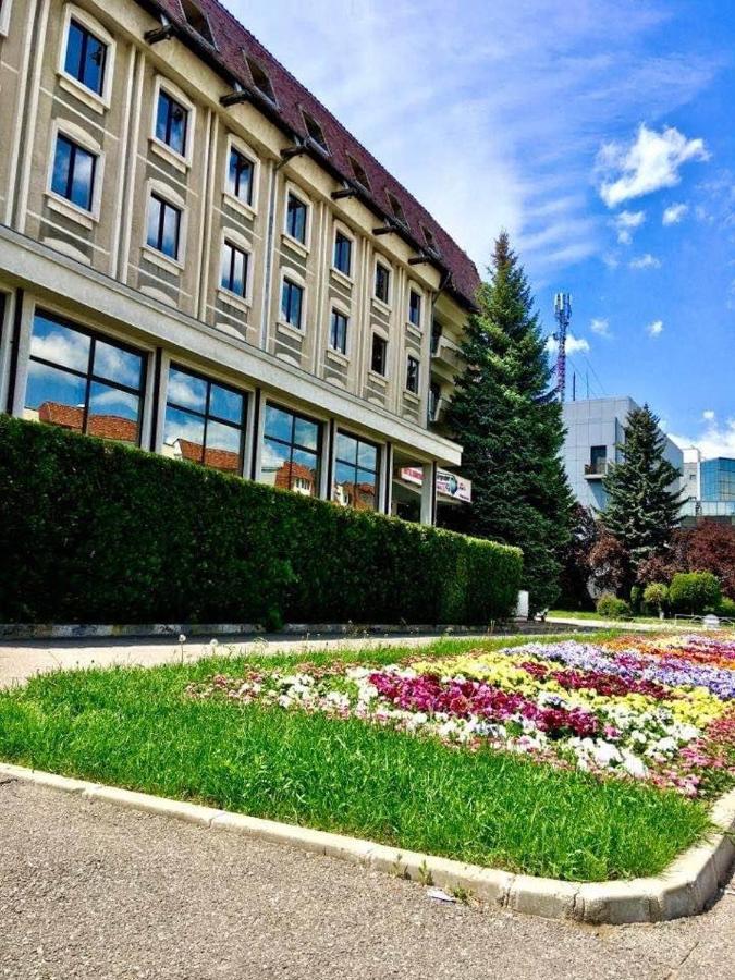 Hotel Muntenia Câmpina Exterior foto